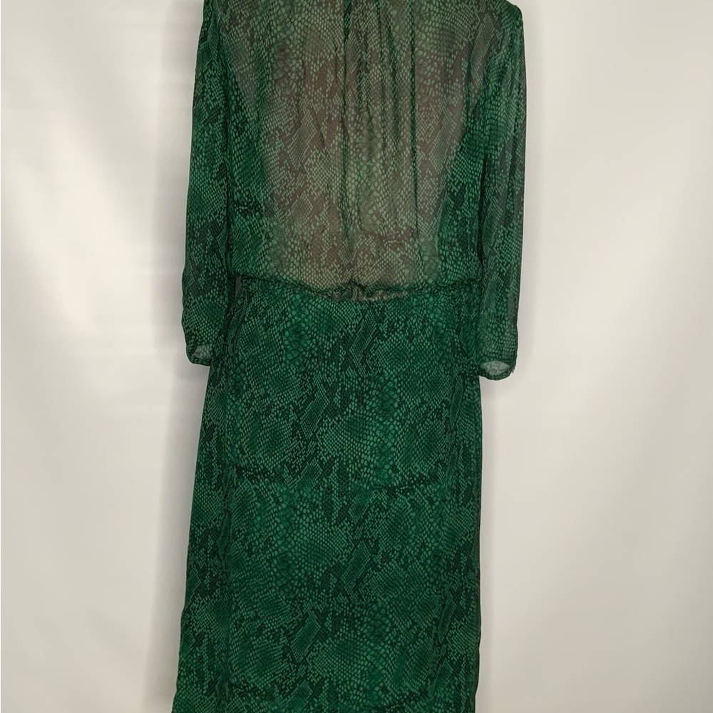 Aritzia BABATON 100% Silk Dress. - Picture 8 of 12